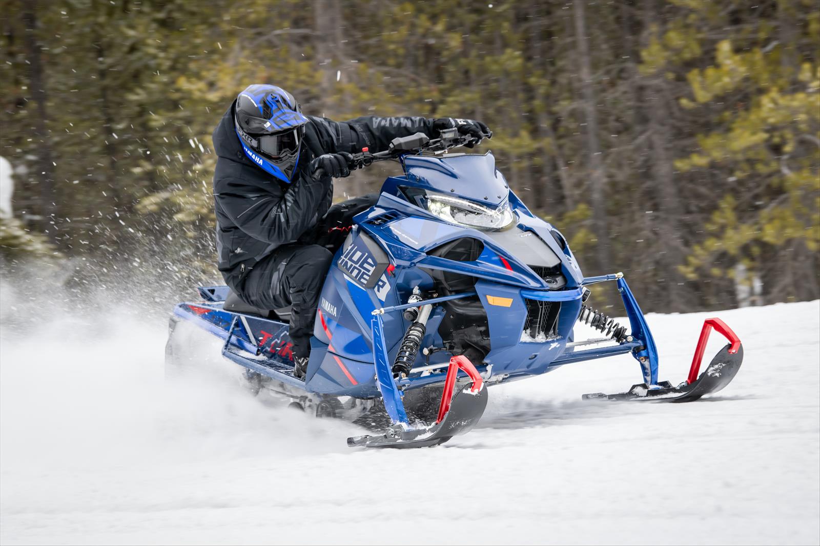 Горный снегоход Yamaha M-TX LE 153 в активном катании